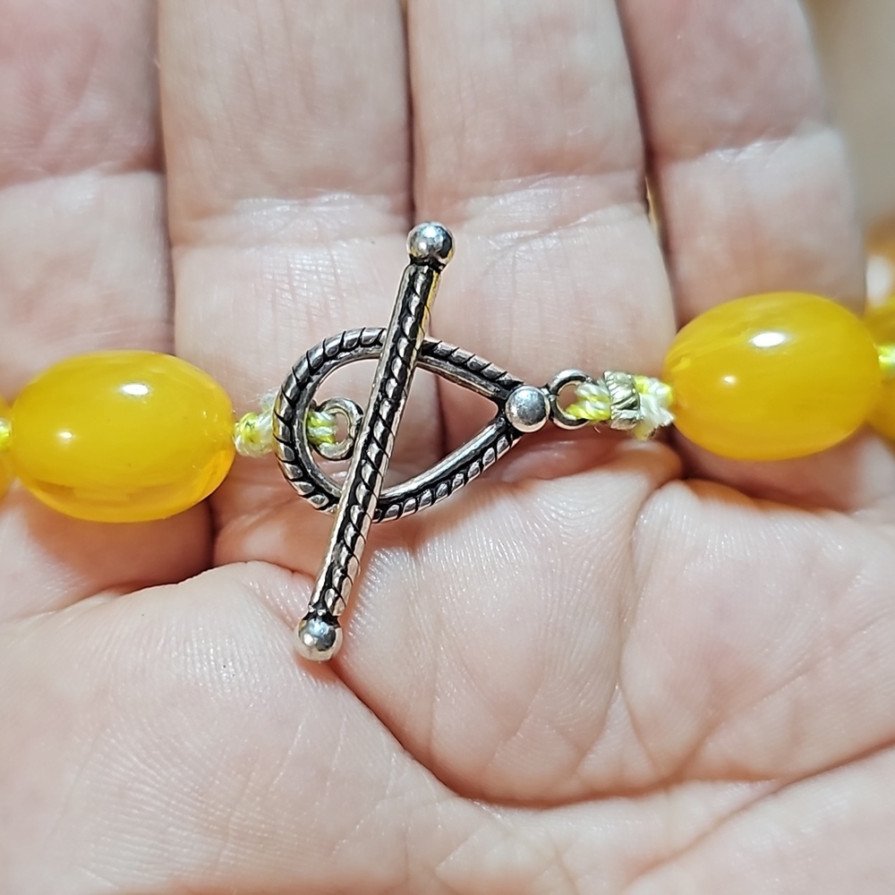 Stunning Amber Bakelite Necklace - Picture 5 of 11